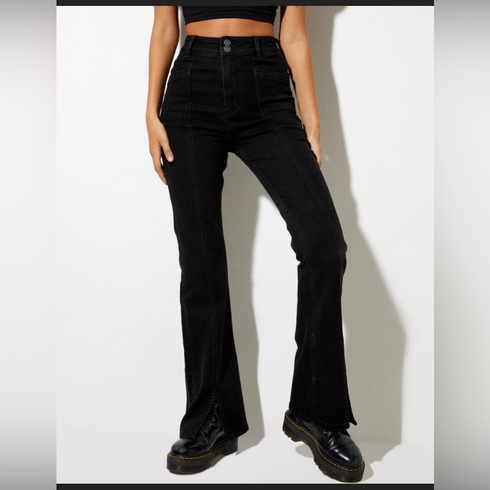 INC new hip jeans with split flair never worn. Size 4 (4/6)